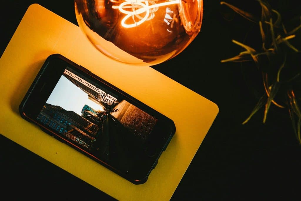 Primer pregrevanje telefona tokom korišćenja na radnoj površini.