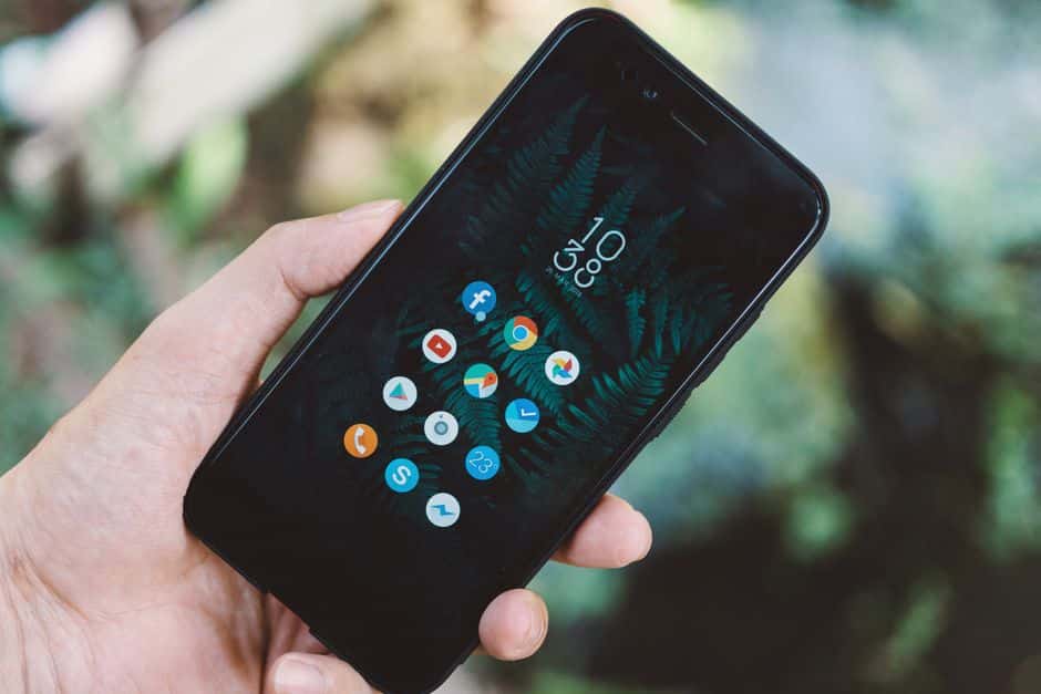 Ekran telefona sa aplikacijama koje mogu usporiti rad uređaja