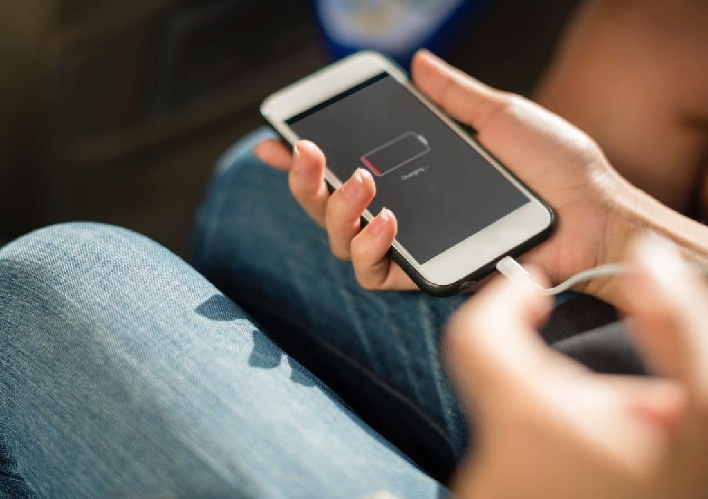 Korisnik zabrinut jer se telefon sam gasi zbog problema sa baterijom